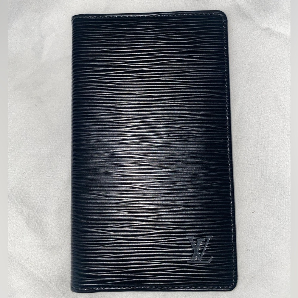 **SOLD on Vestiare**Louis Vuitton epi leather checkbook wallet